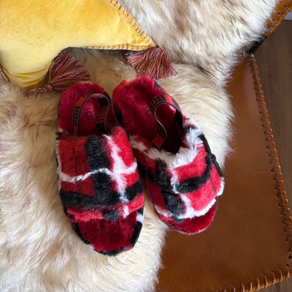 UGG COA Youth ''Plaid Punk Red'' Fluff Yeah Slide Slippers Size 4 - Picture 7 of 16